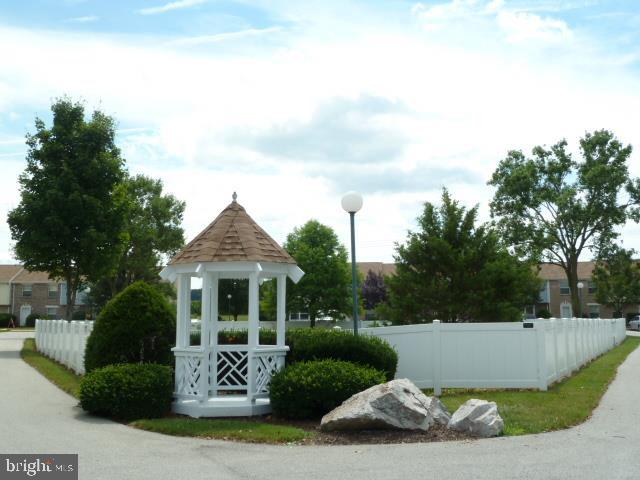LEXINGTON WOODS - Residential