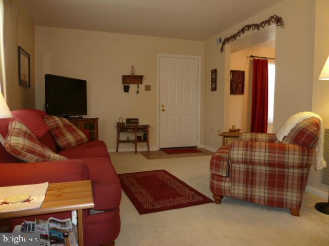 LEXINGTON WOODS - Residential