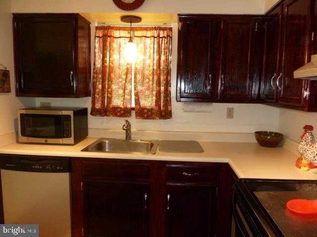 LEXINGTON WOODS - Residential