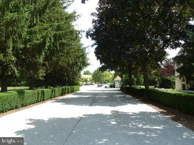 LEXINGTON WOODS - Residential