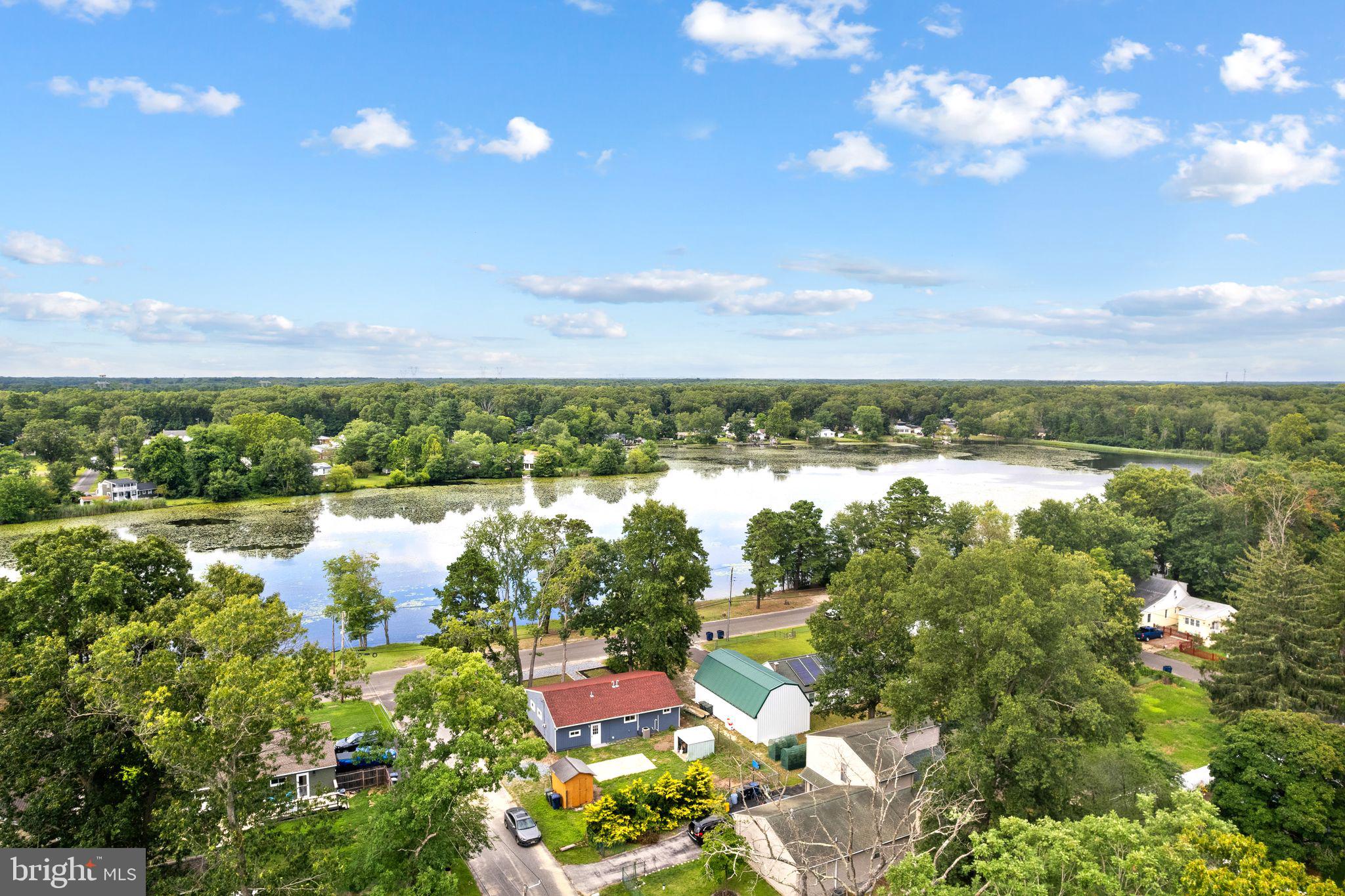 2105 LAKESIDE DRIVE