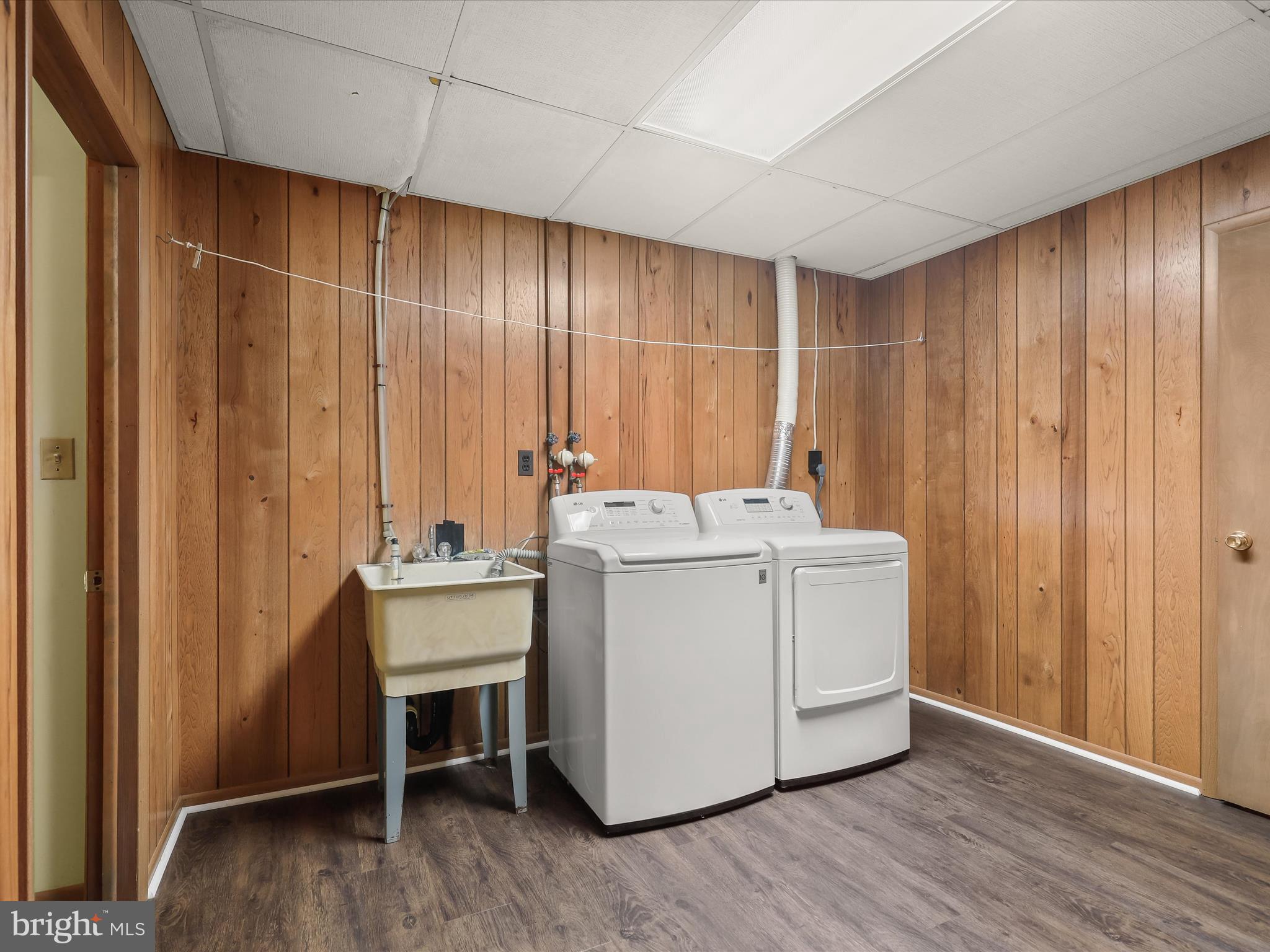 BREEZEWOOD FARMS - Residential