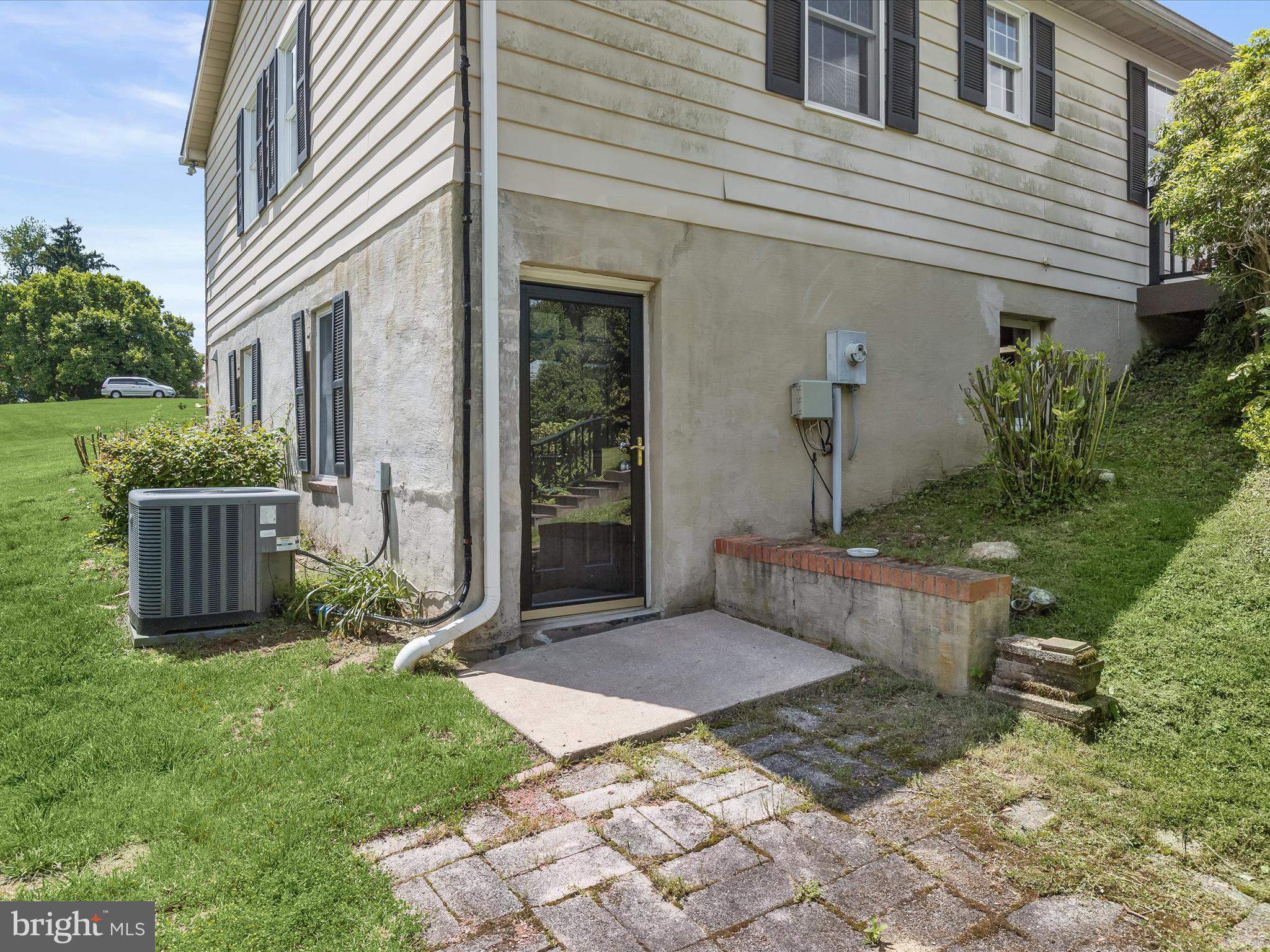 BREEZEWOOD FARMS - Residential