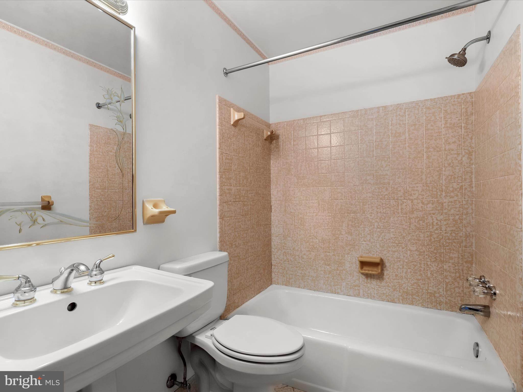 BREEZEWOOD FARMS - Residential