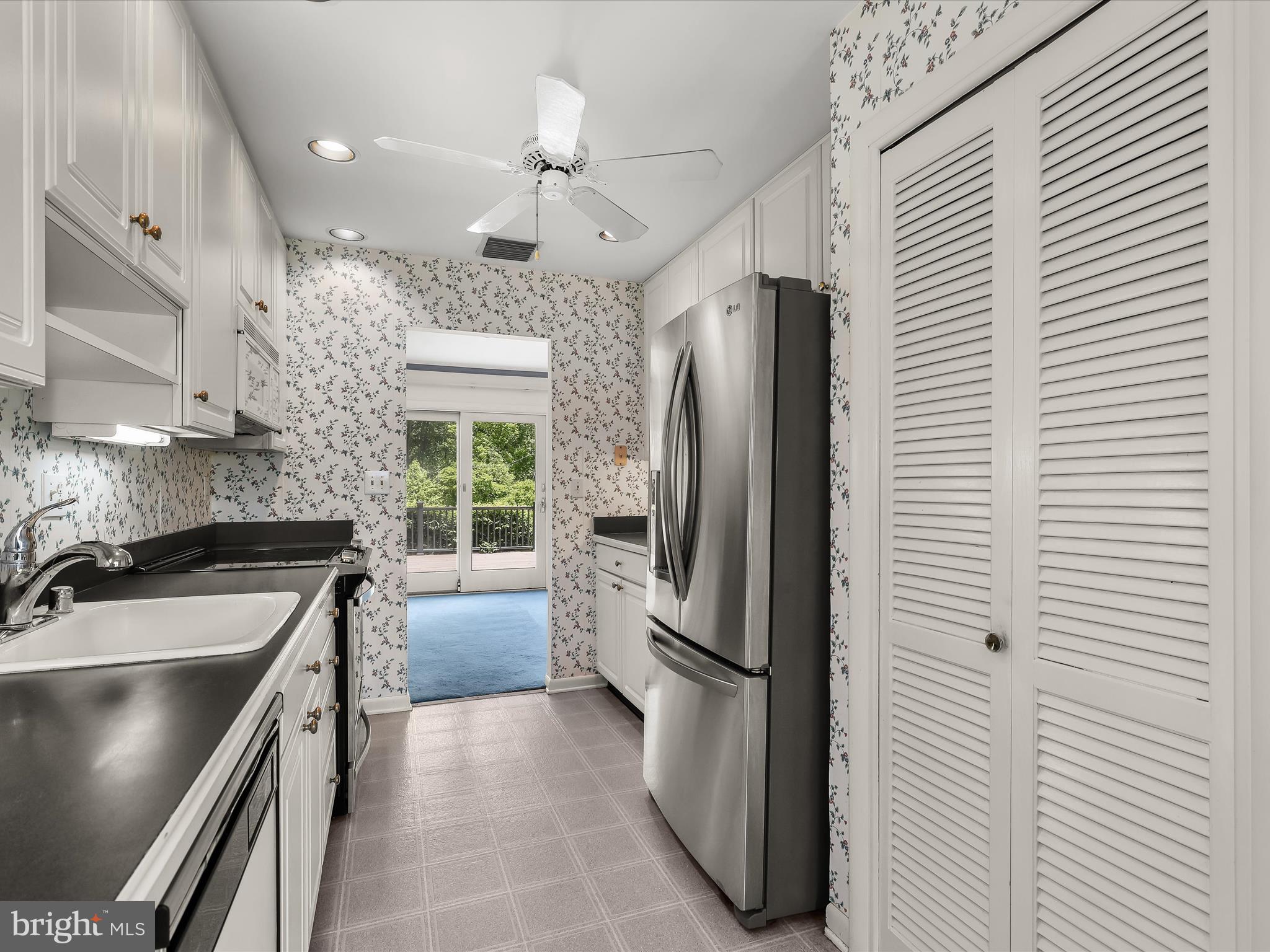 BREEZEWOOD FARMS - Residential