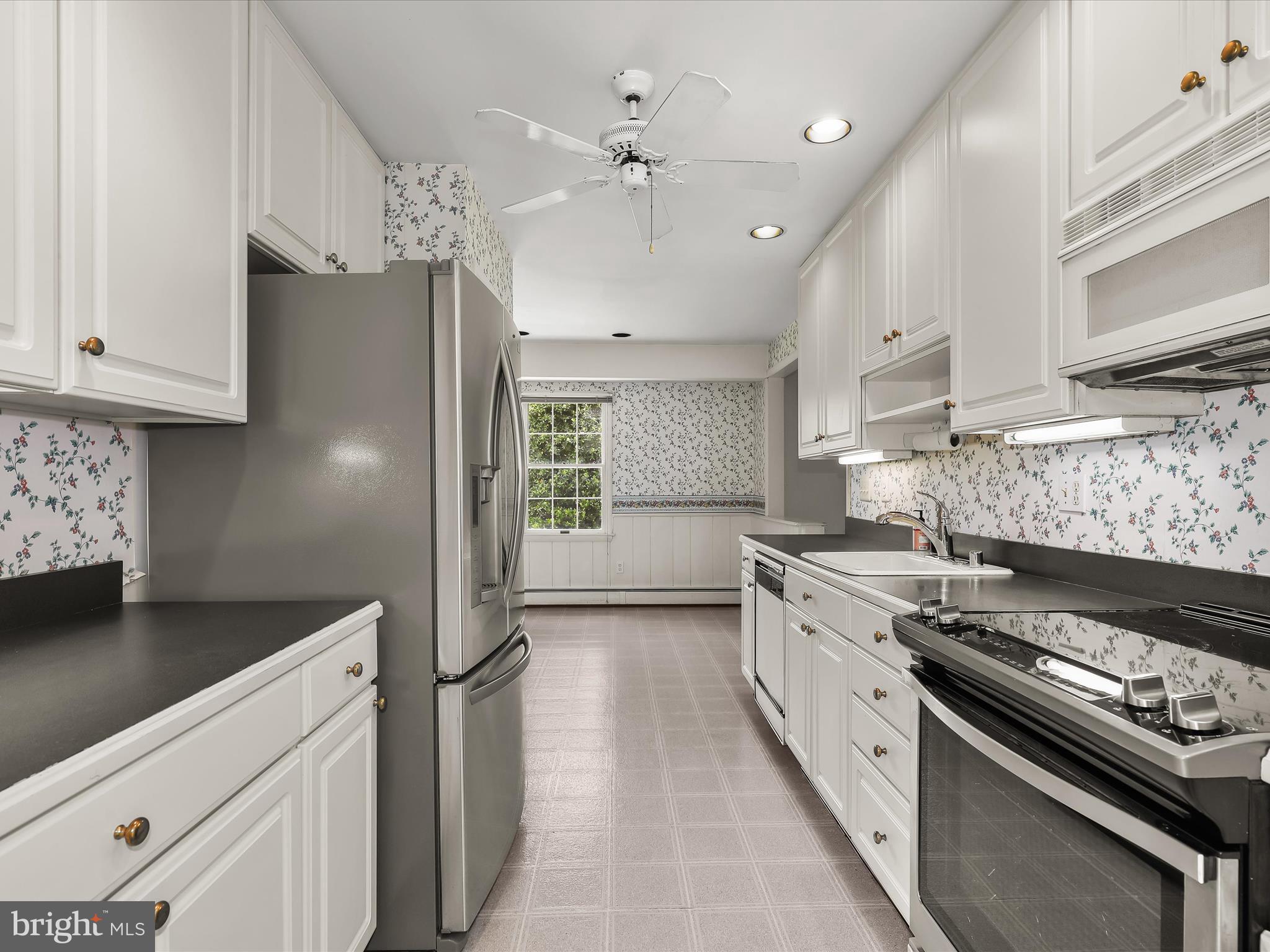 BREEZEWOOD FARMS - Residential