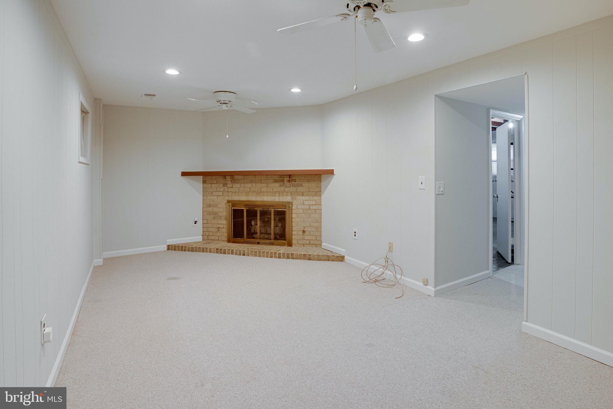 CARDINAL GLEN - Residential Lease