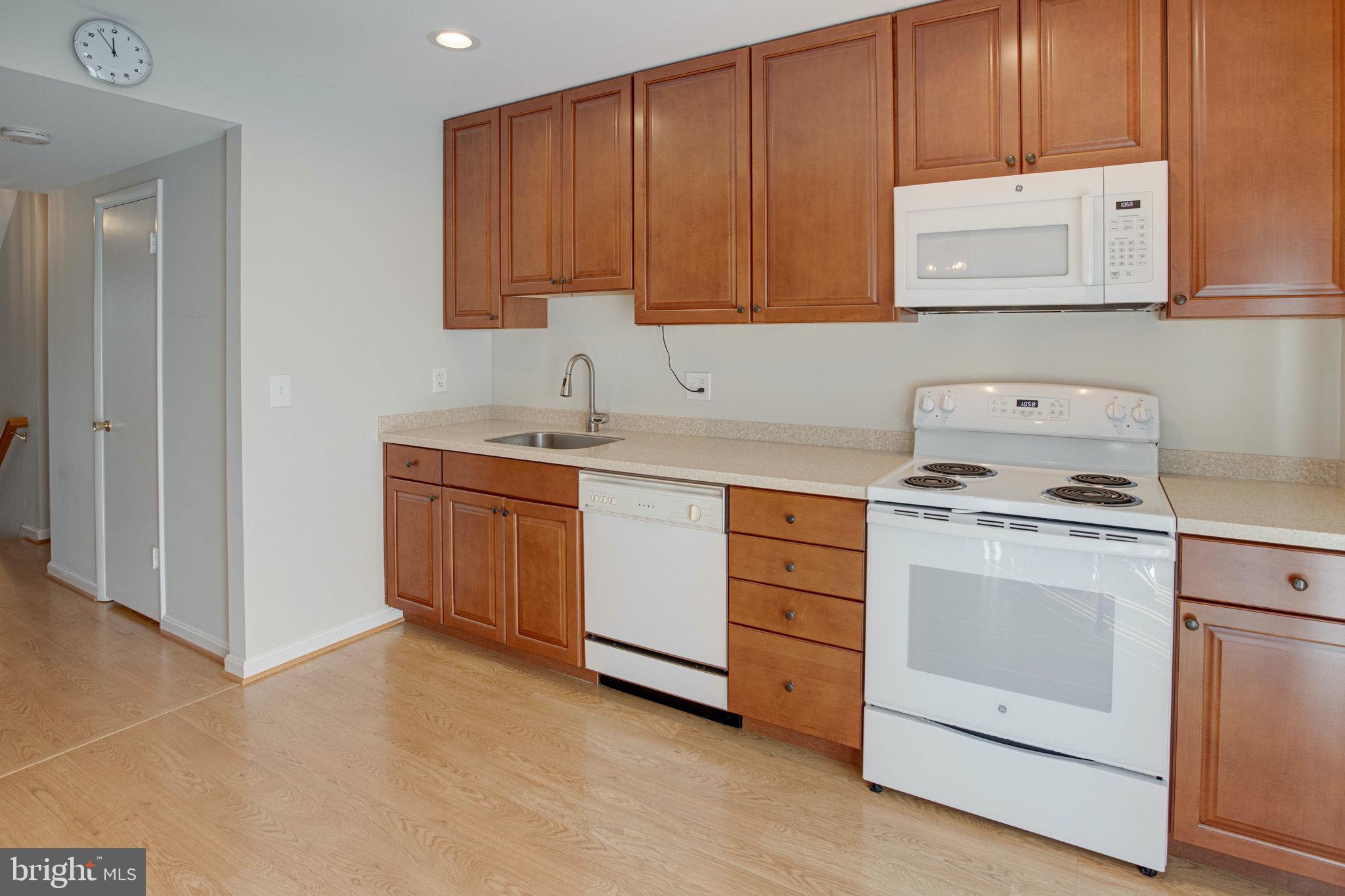 CARDINAL GLEN - Residential Lease