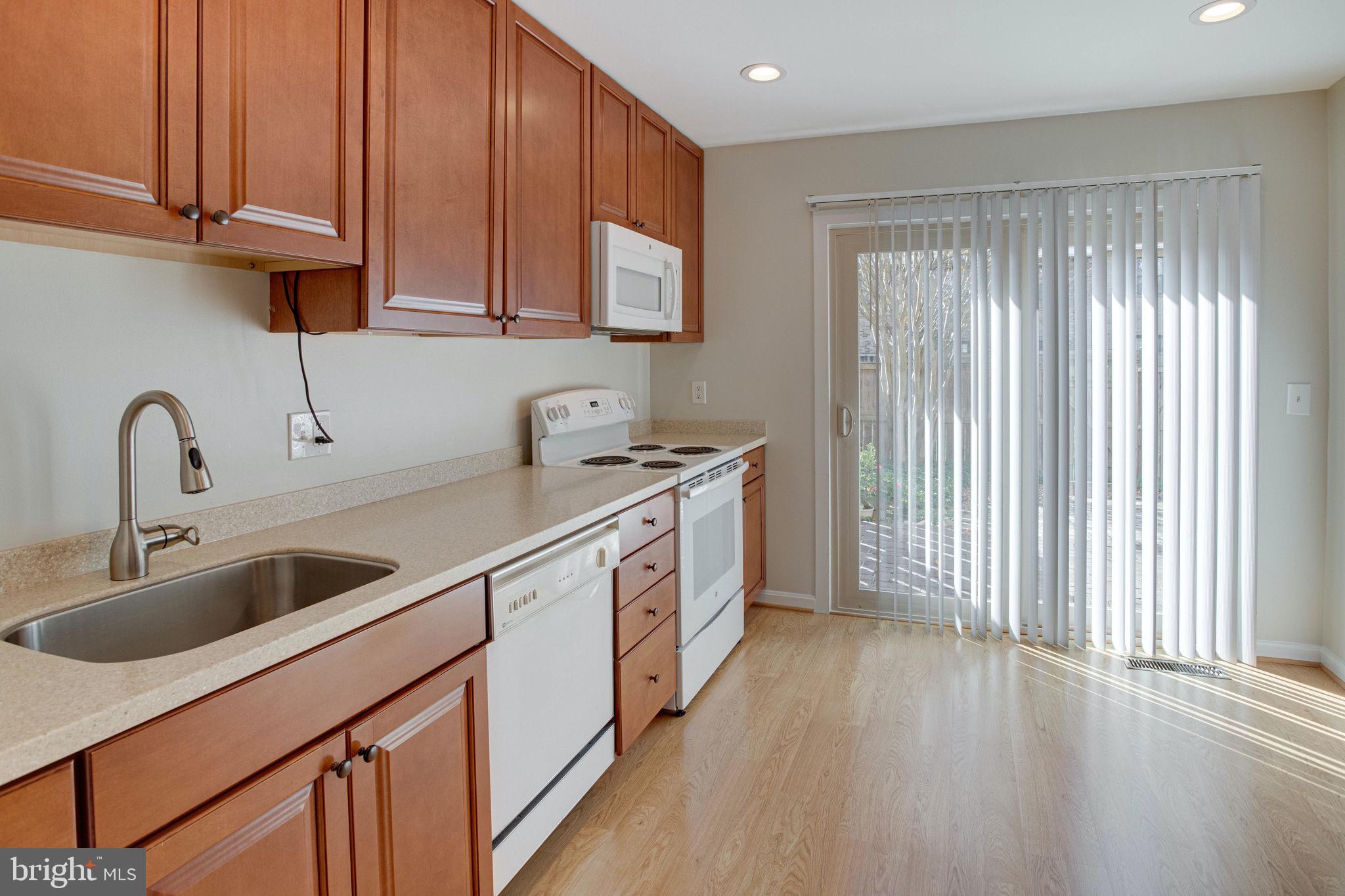 CARDINAL GLEN - Residential Lease