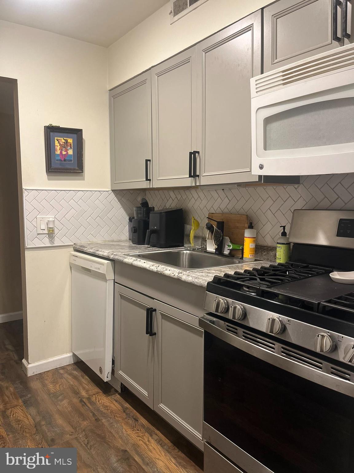 VILLAGE OF LONG REACH - Residential