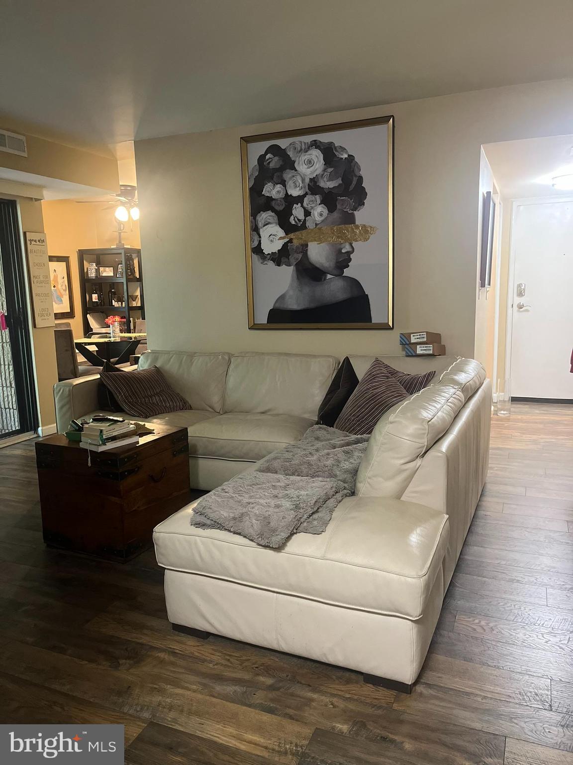 VILLAGE OF LONG REACH - Residential