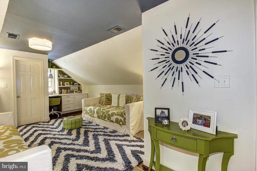 WESLEY HEIGHTS - Residential