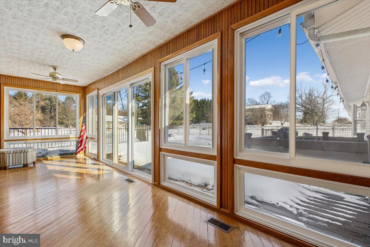 MUNCASTER MANOR - Residential