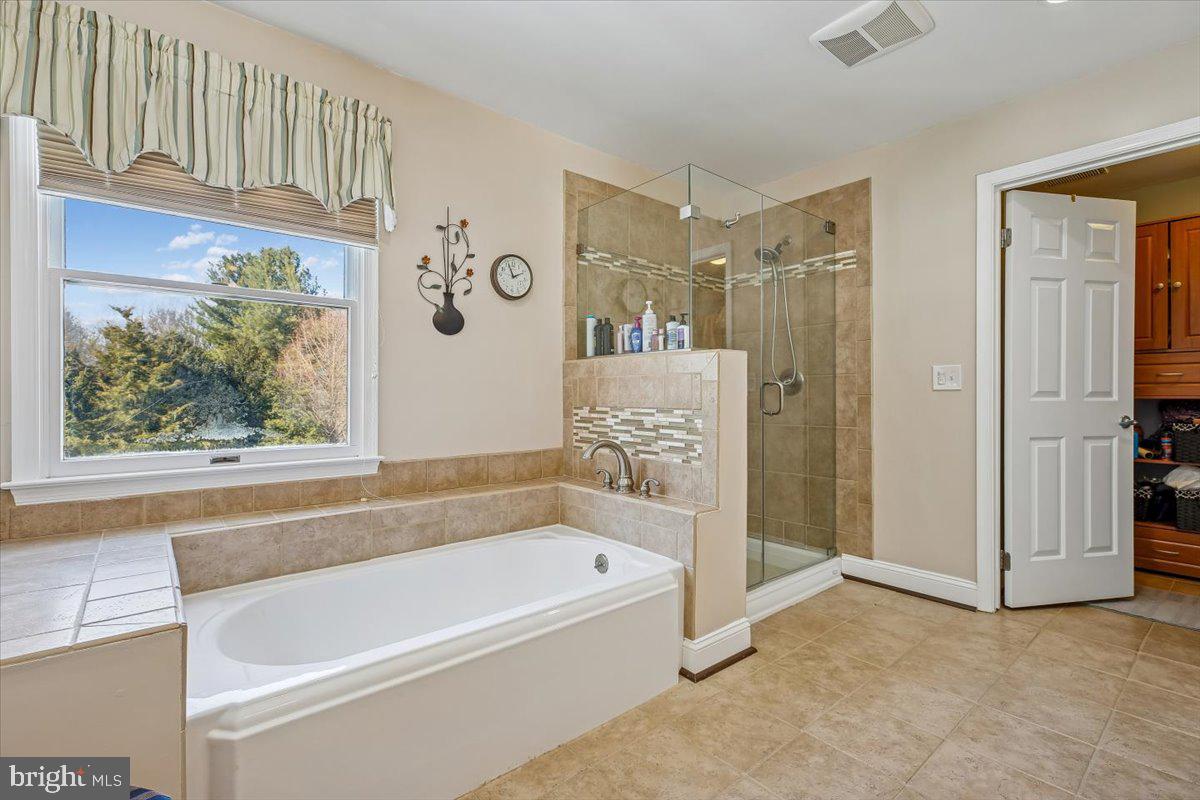 MUNCASTER MANOR - Residential