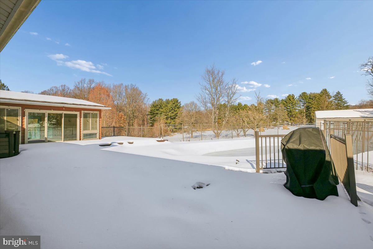 MUNCASTER MANOR - Residential