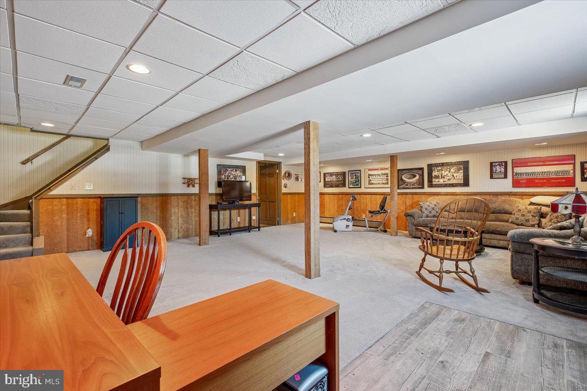 MUNCASTER MANOR - Residential