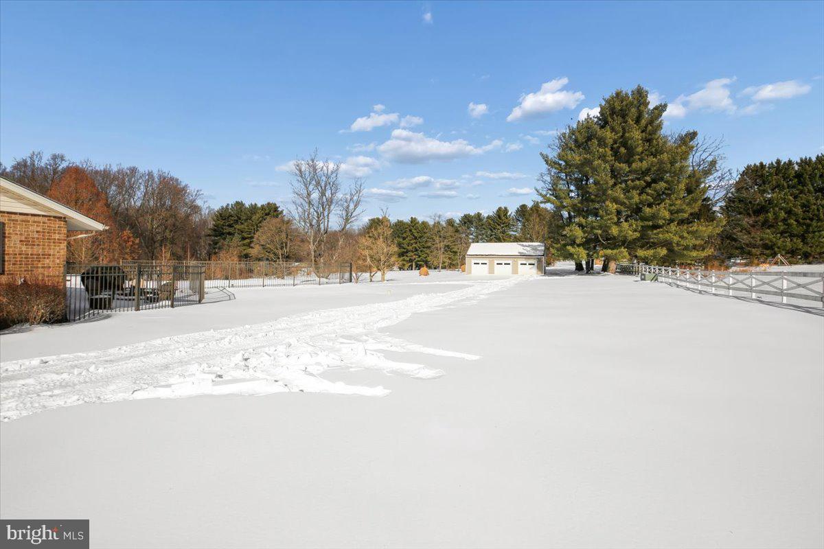 MUNCASTER MANOR - Residential