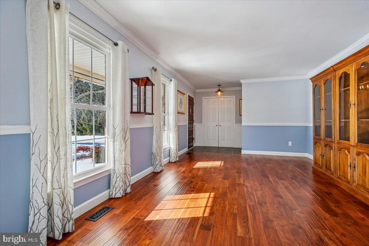 MUNCASTER MANOR - Residential