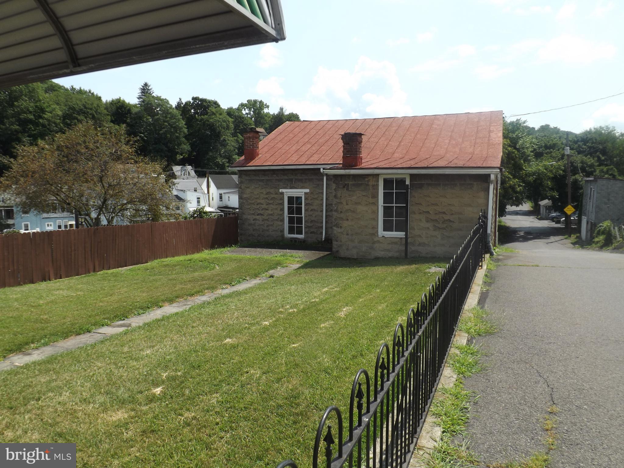 MINERSVILLE - Residential