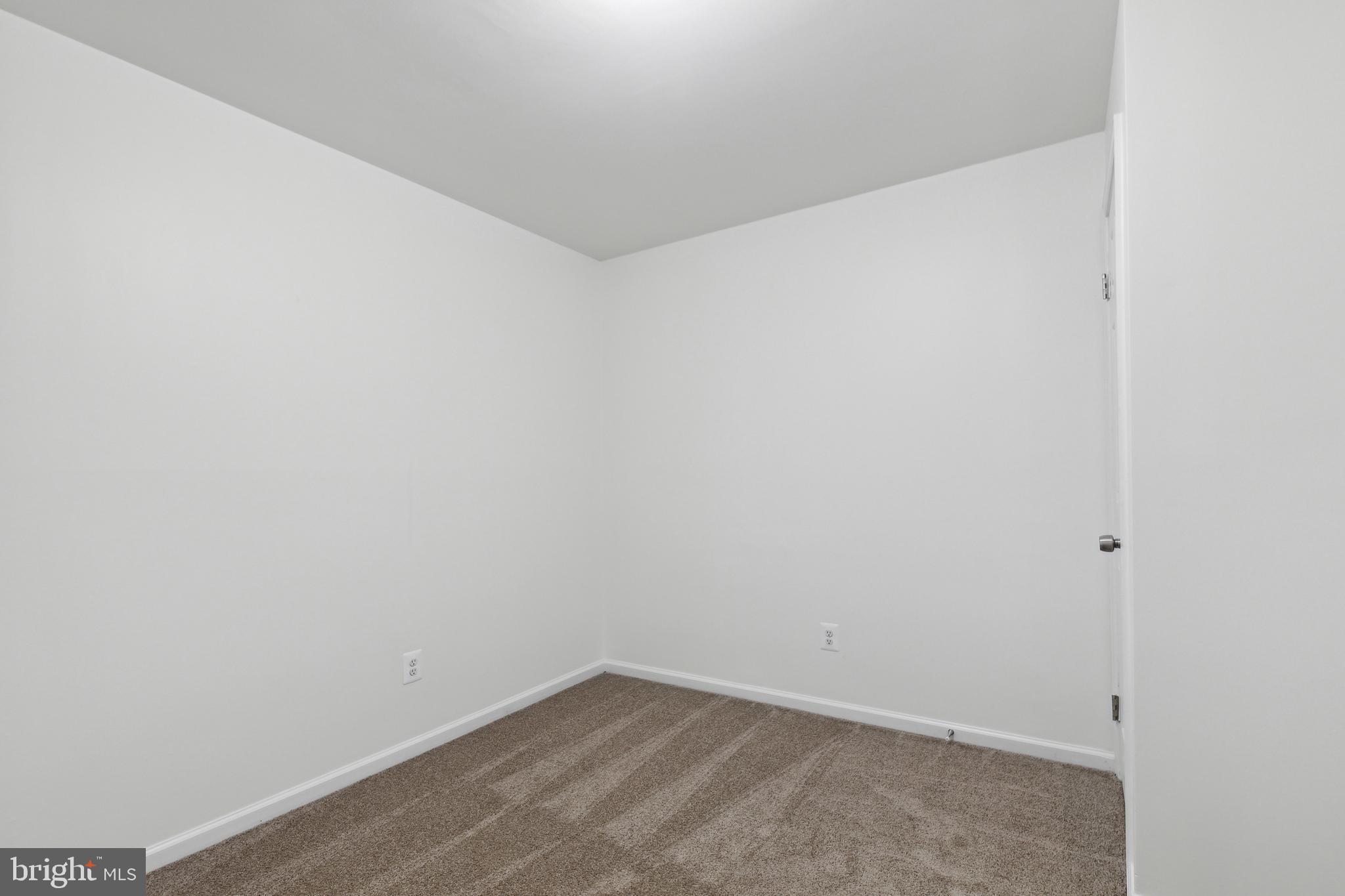 LANHAM WOODS - Residential