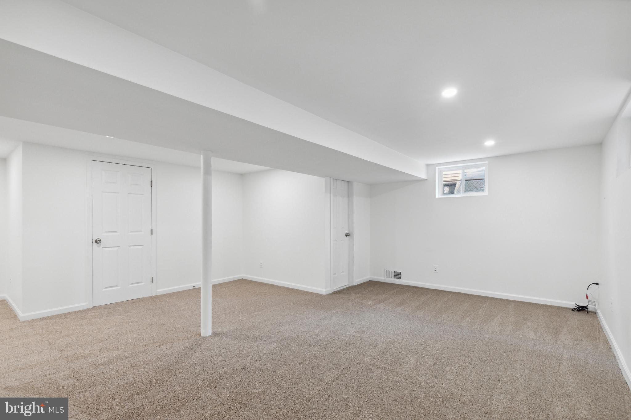 LANHAM WOODS - Residential