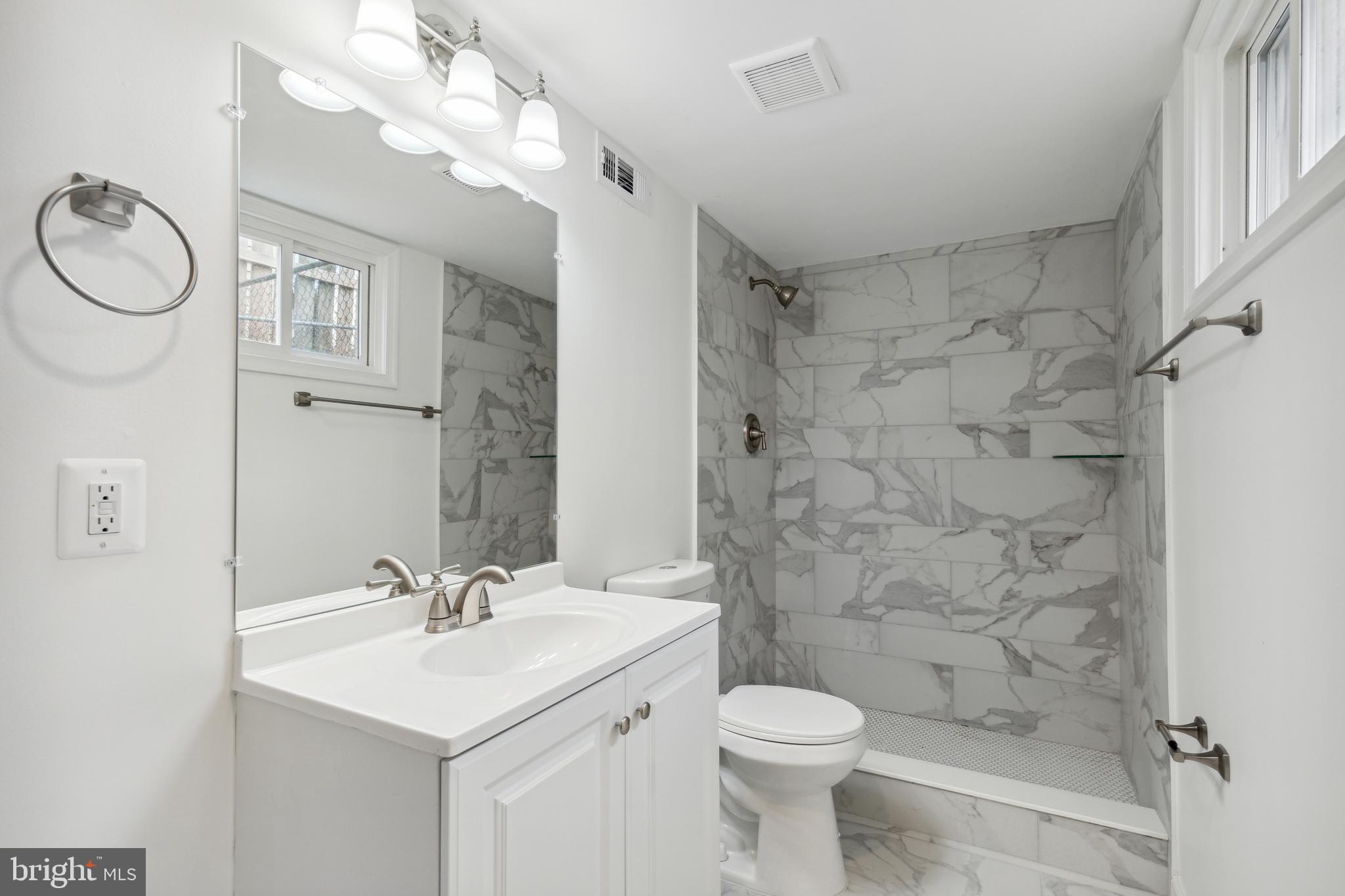 LANHAM WOODS - Residential