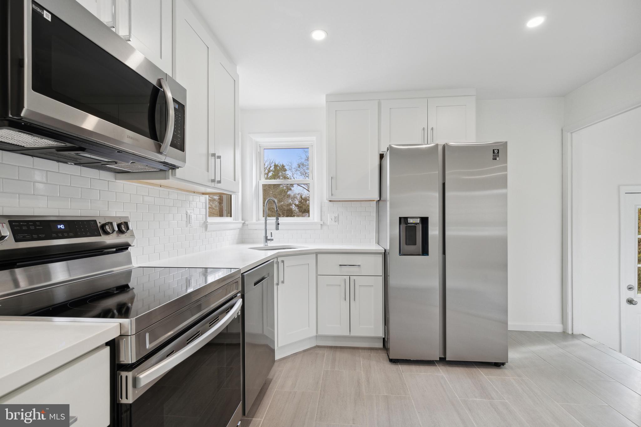 LANHAM WOODS - Residential
