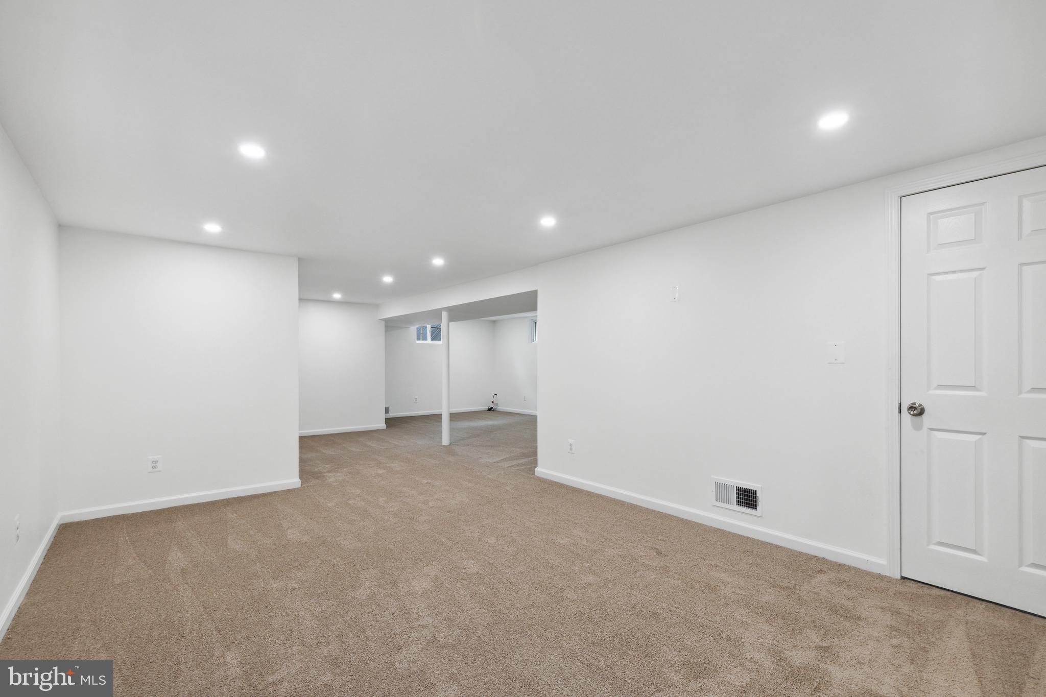 LANHAM WOODS - Residential