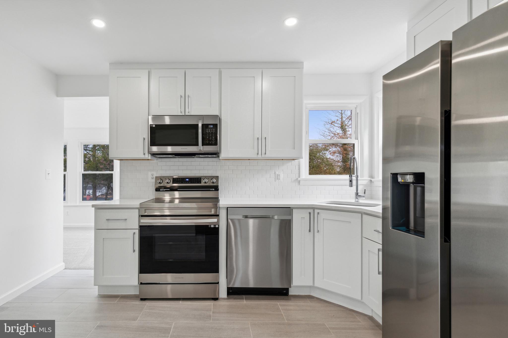 LANHAM WOODS - Residential