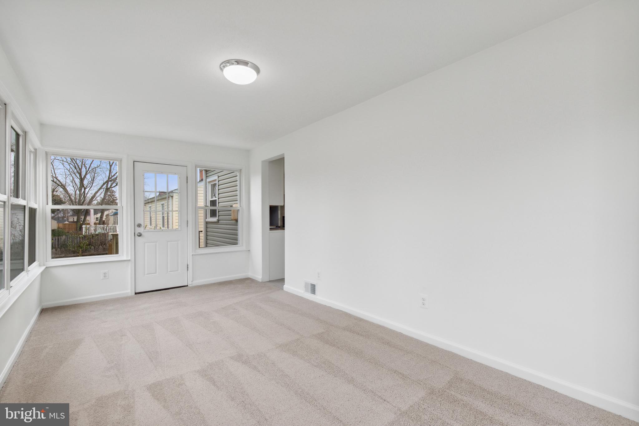 LANHAM WOODS - Residential