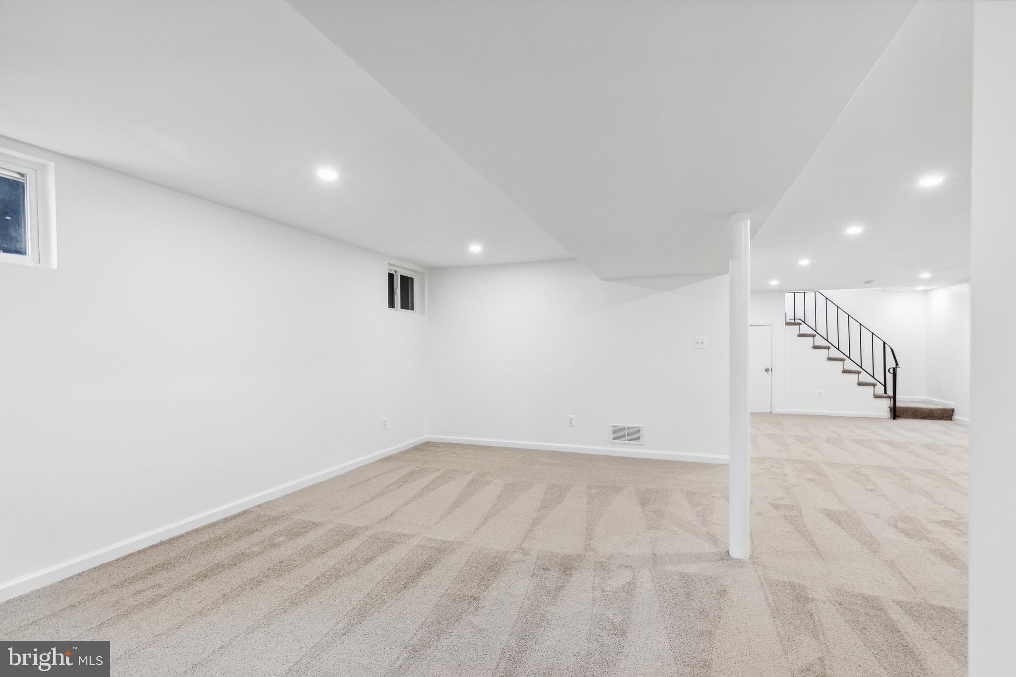 LANHAM WOODS - Residential