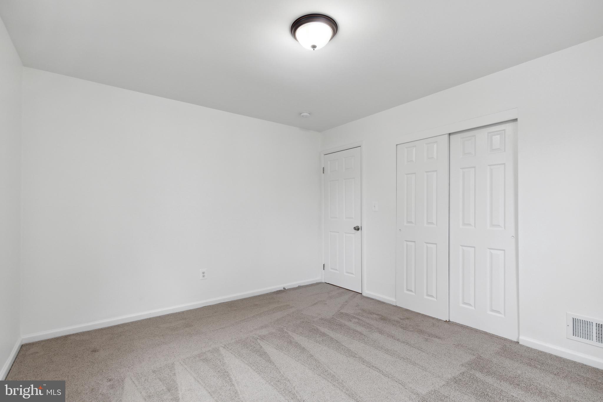 LANHAM WOODS - Residential