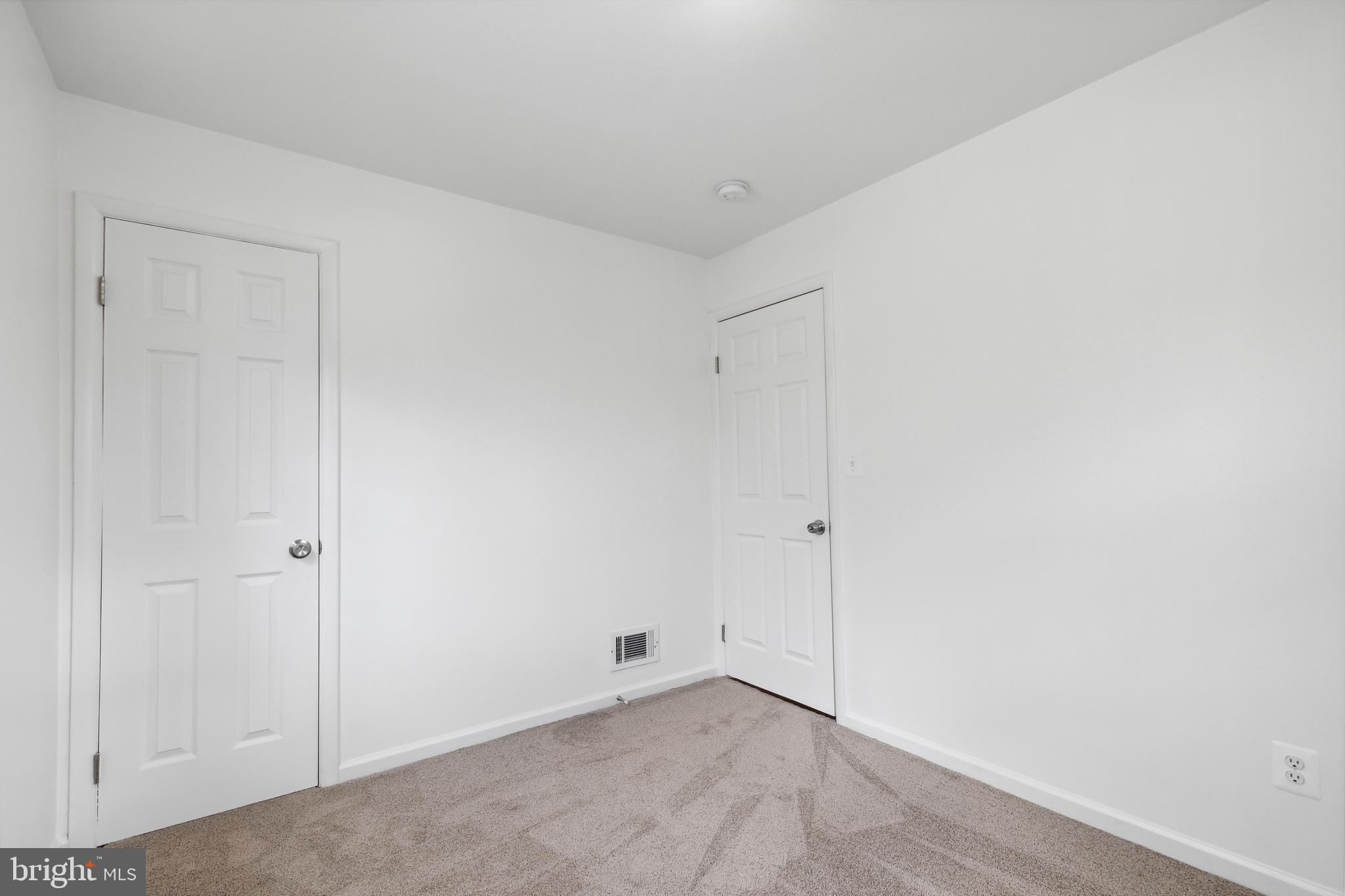 LANHAM WOODS - Residential