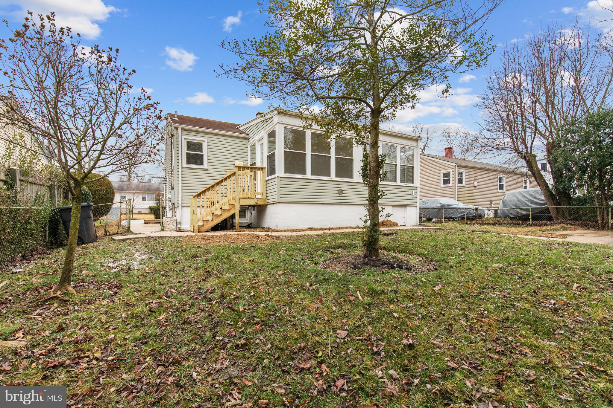 LANHAM WOODS - Residential