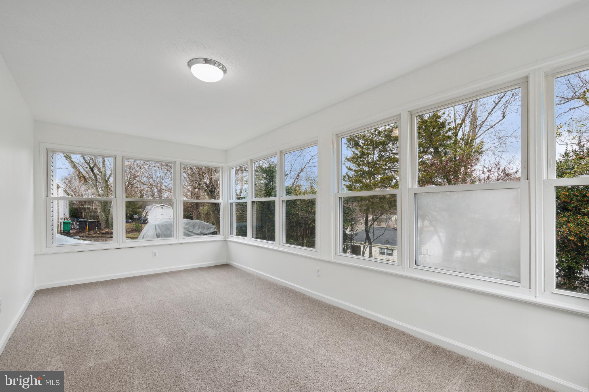 LANHAM WOODS - Residential