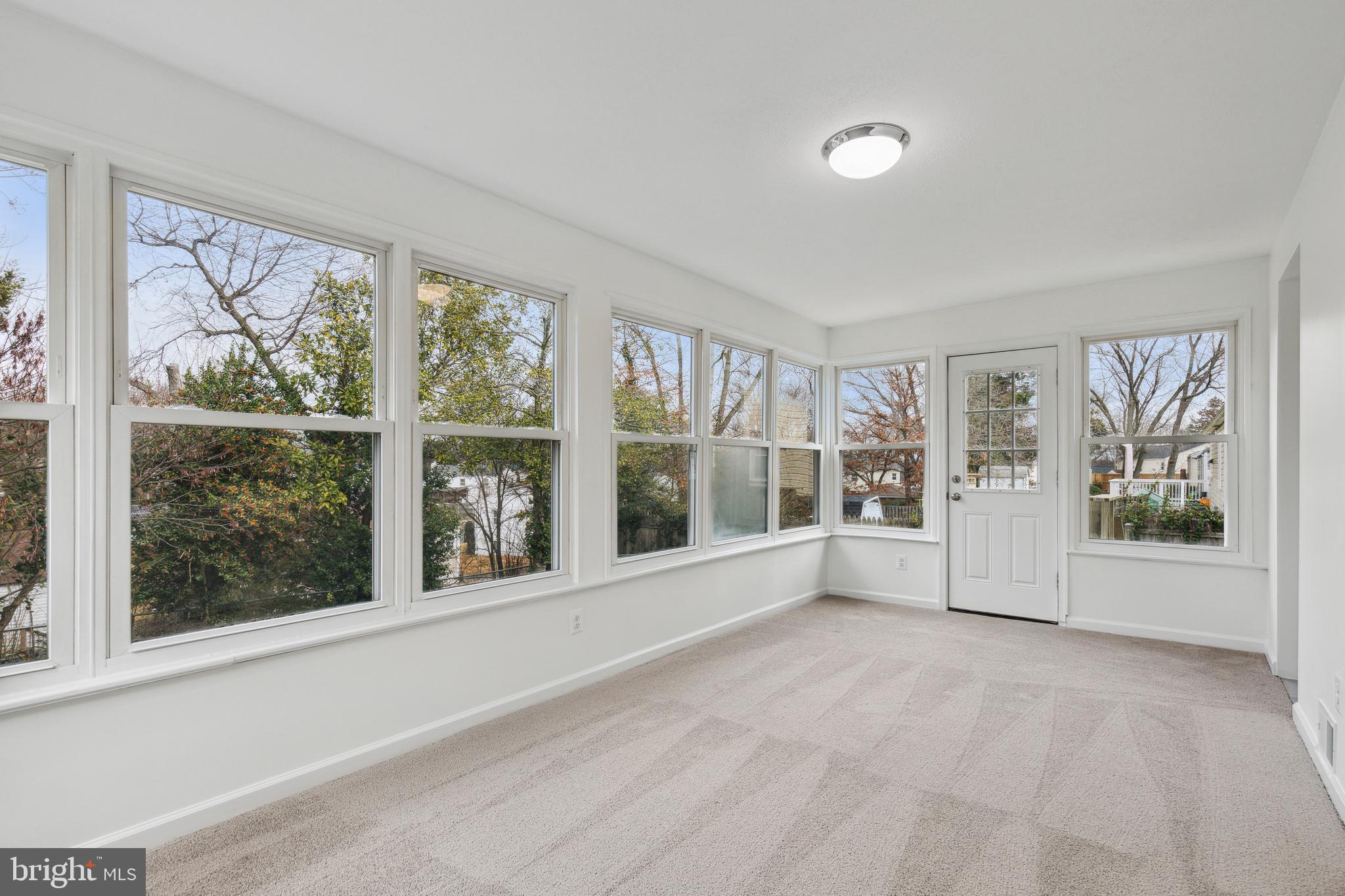LANHAM WOODS - Residential