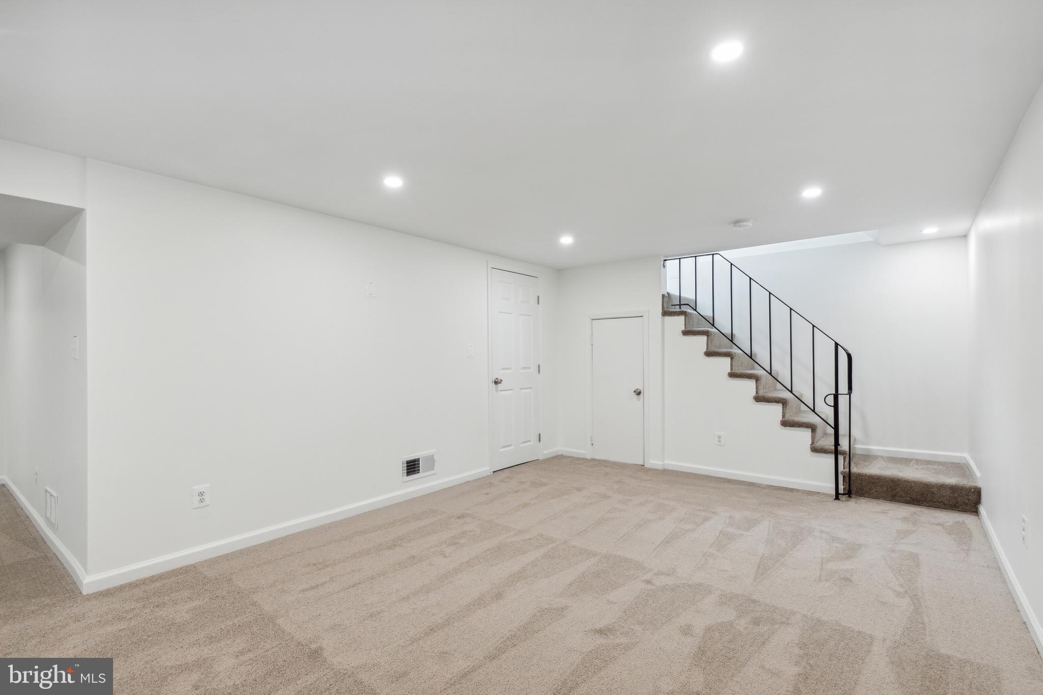 LANHAM WOODS - Residential