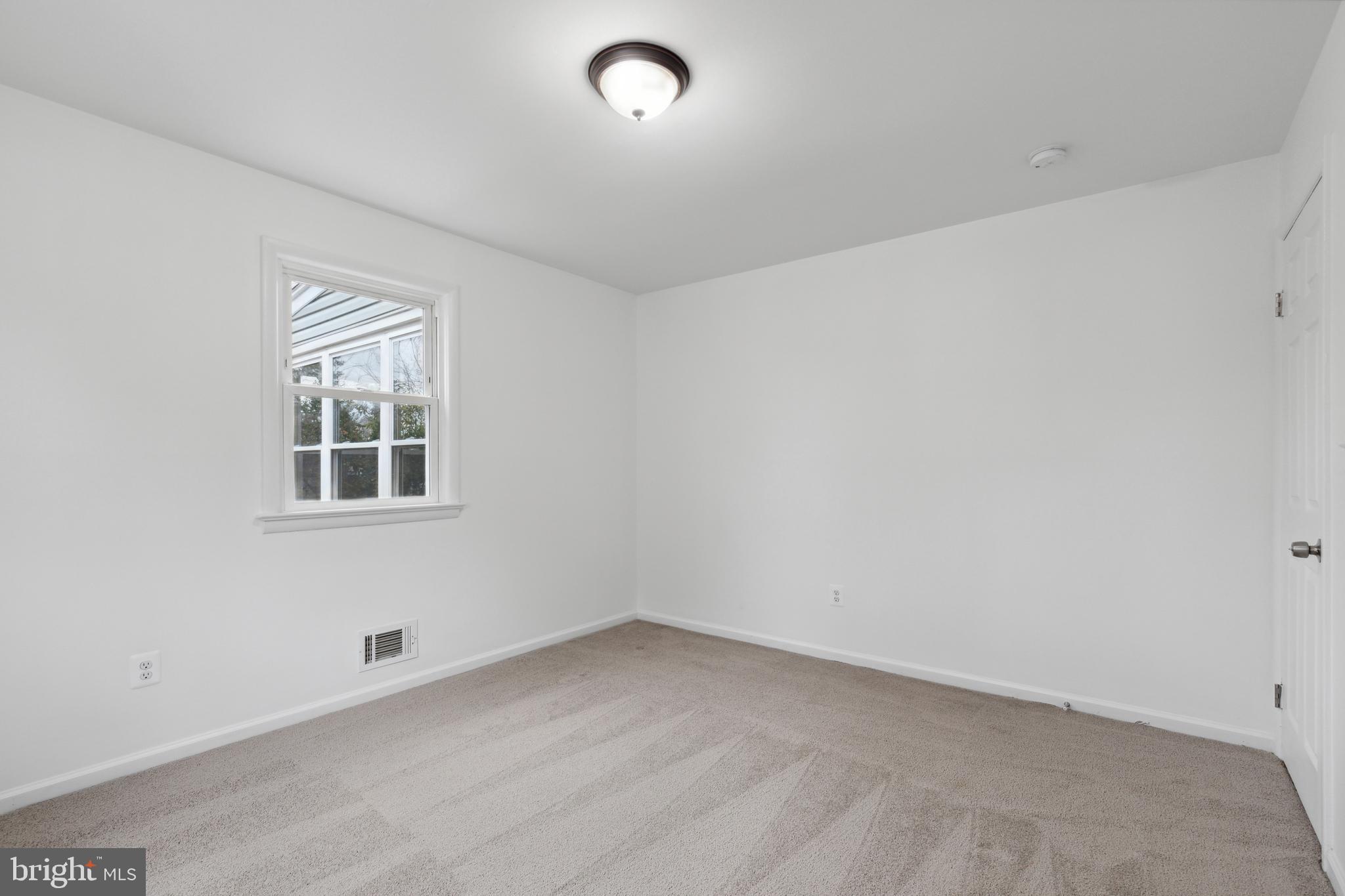 LANHAM WOODS - Residential