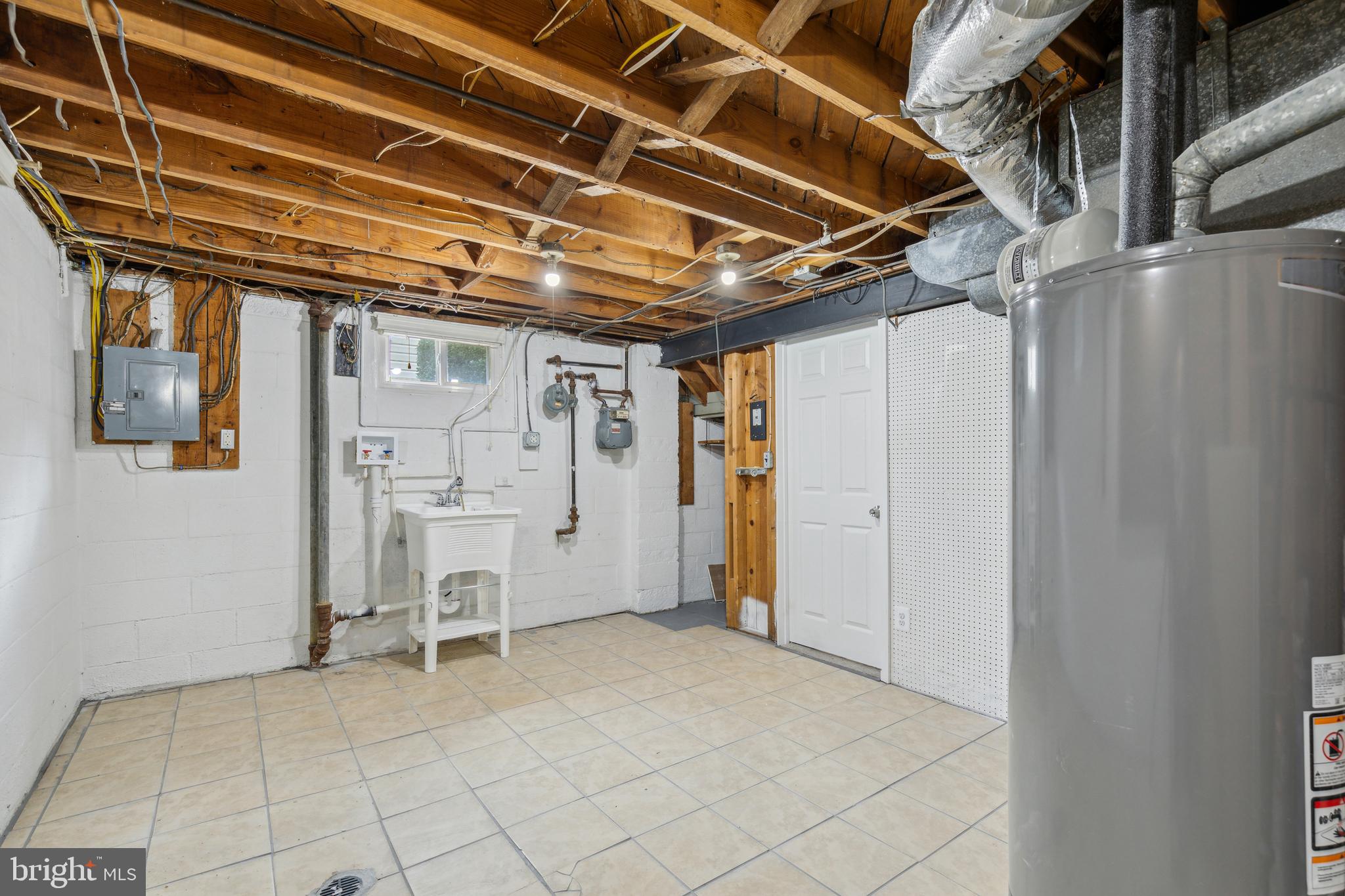 LANHAM WOODS - Residential