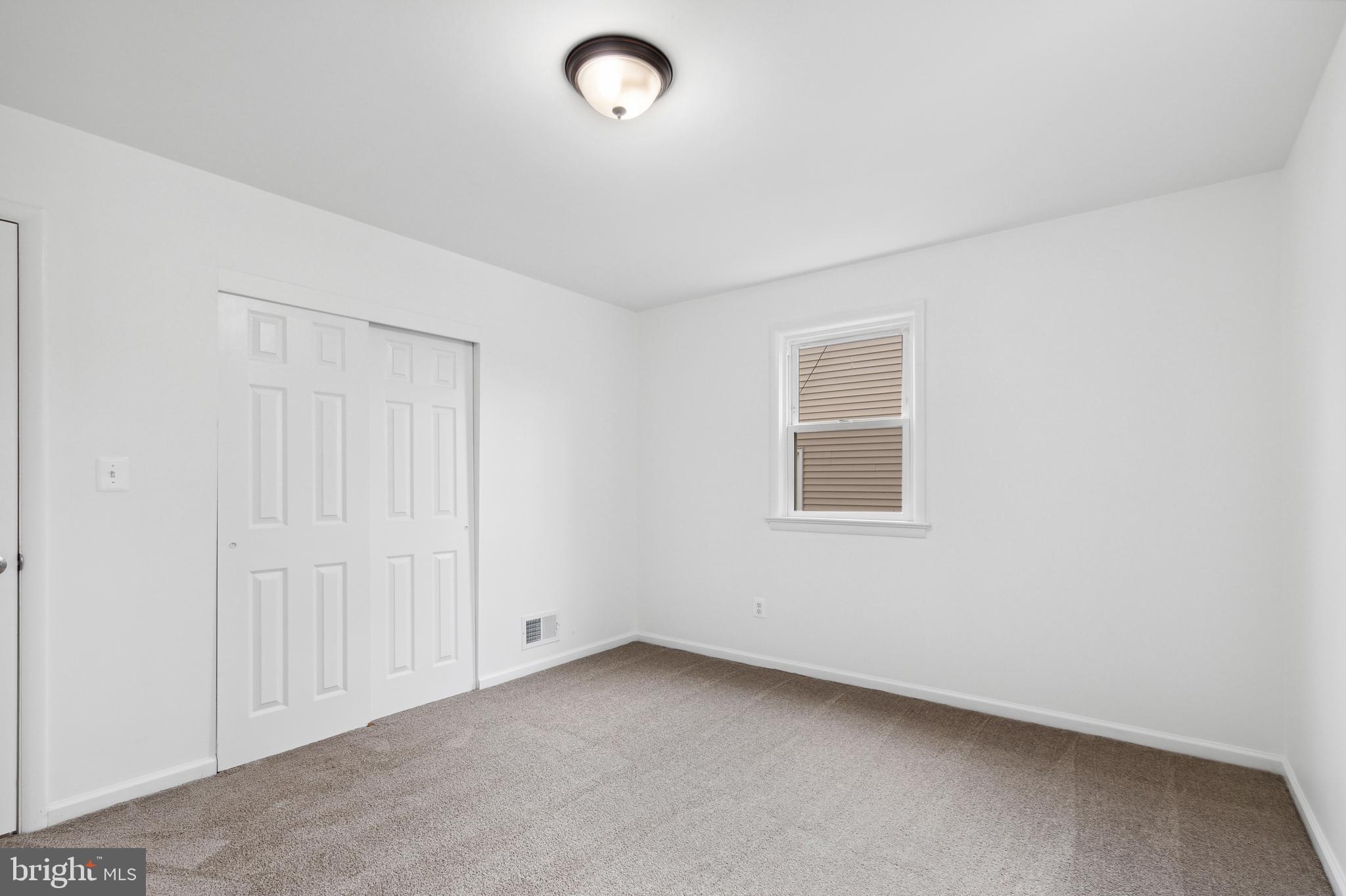 LANHAM WOODS - Residential