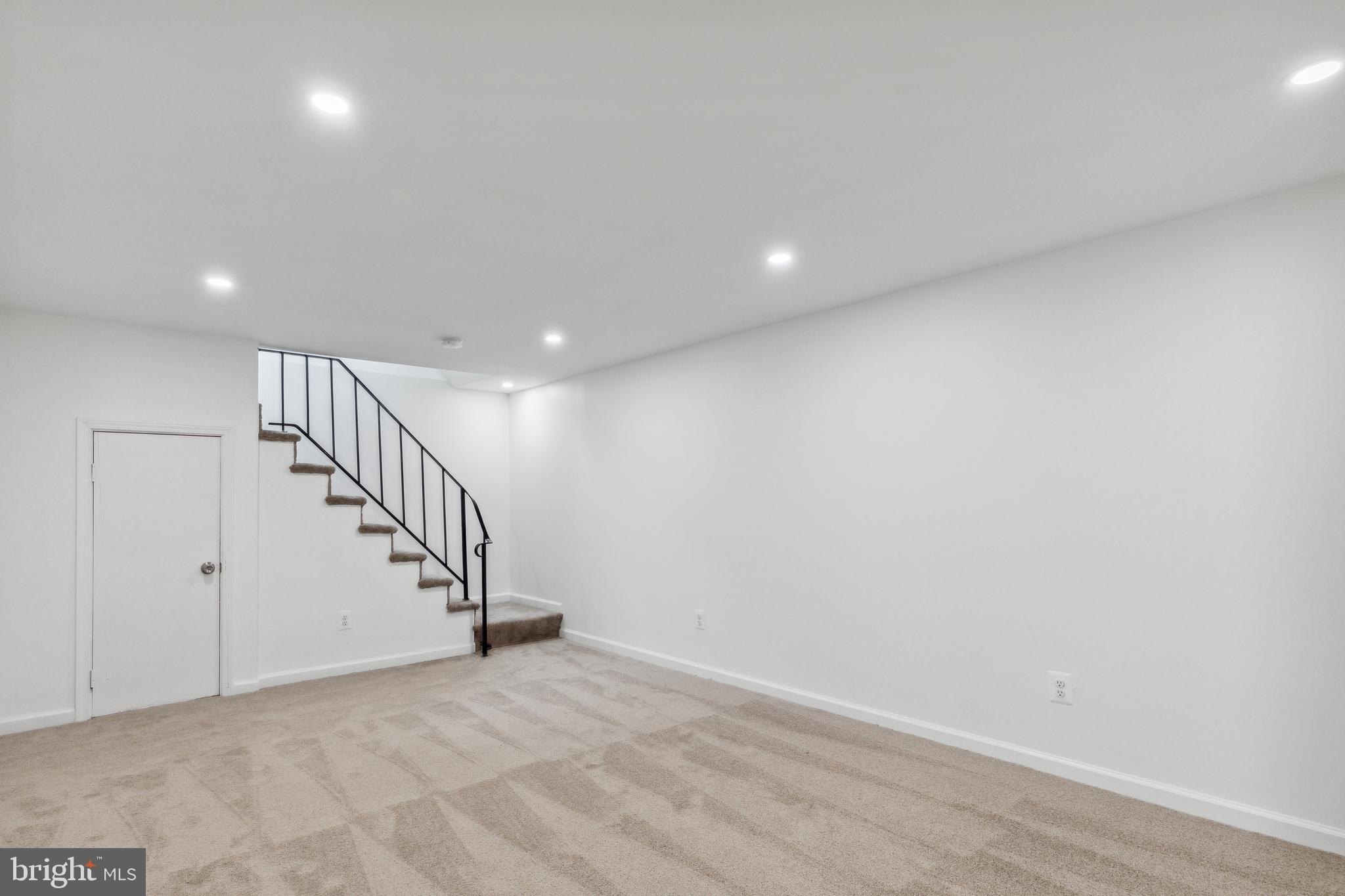 LANHAM WOODS - Residential