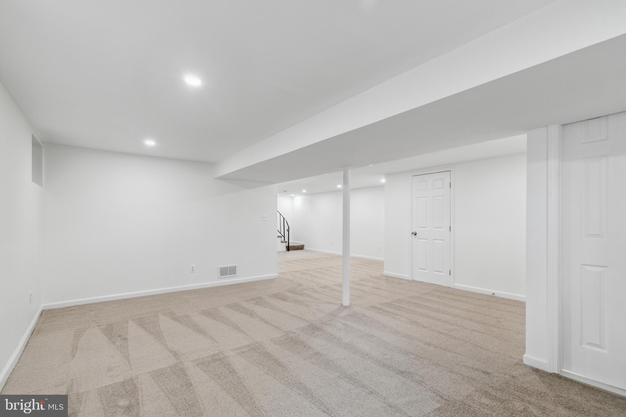 LANHAM WOODS - Residential