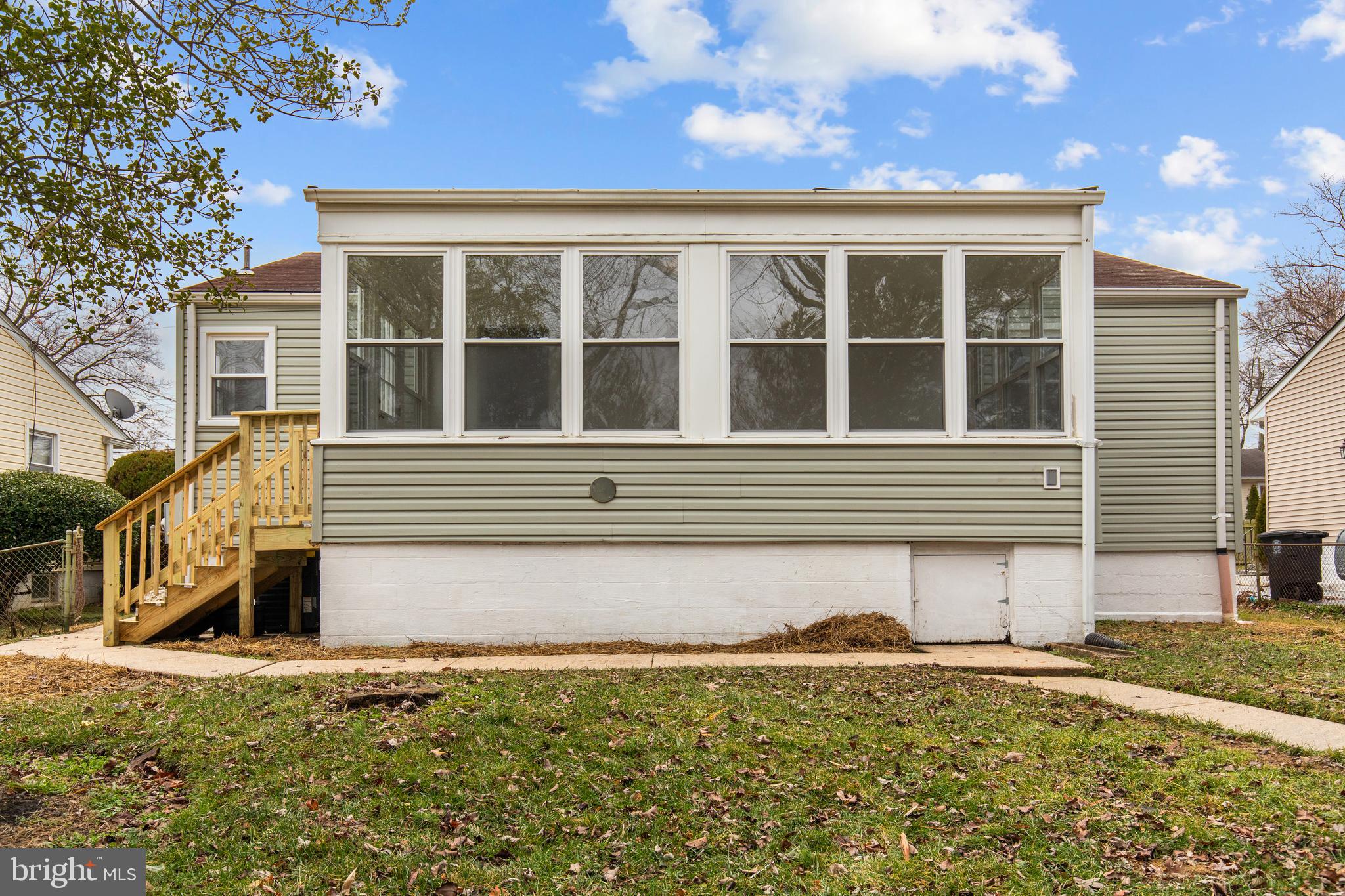 LANHAM WOODS - Residential