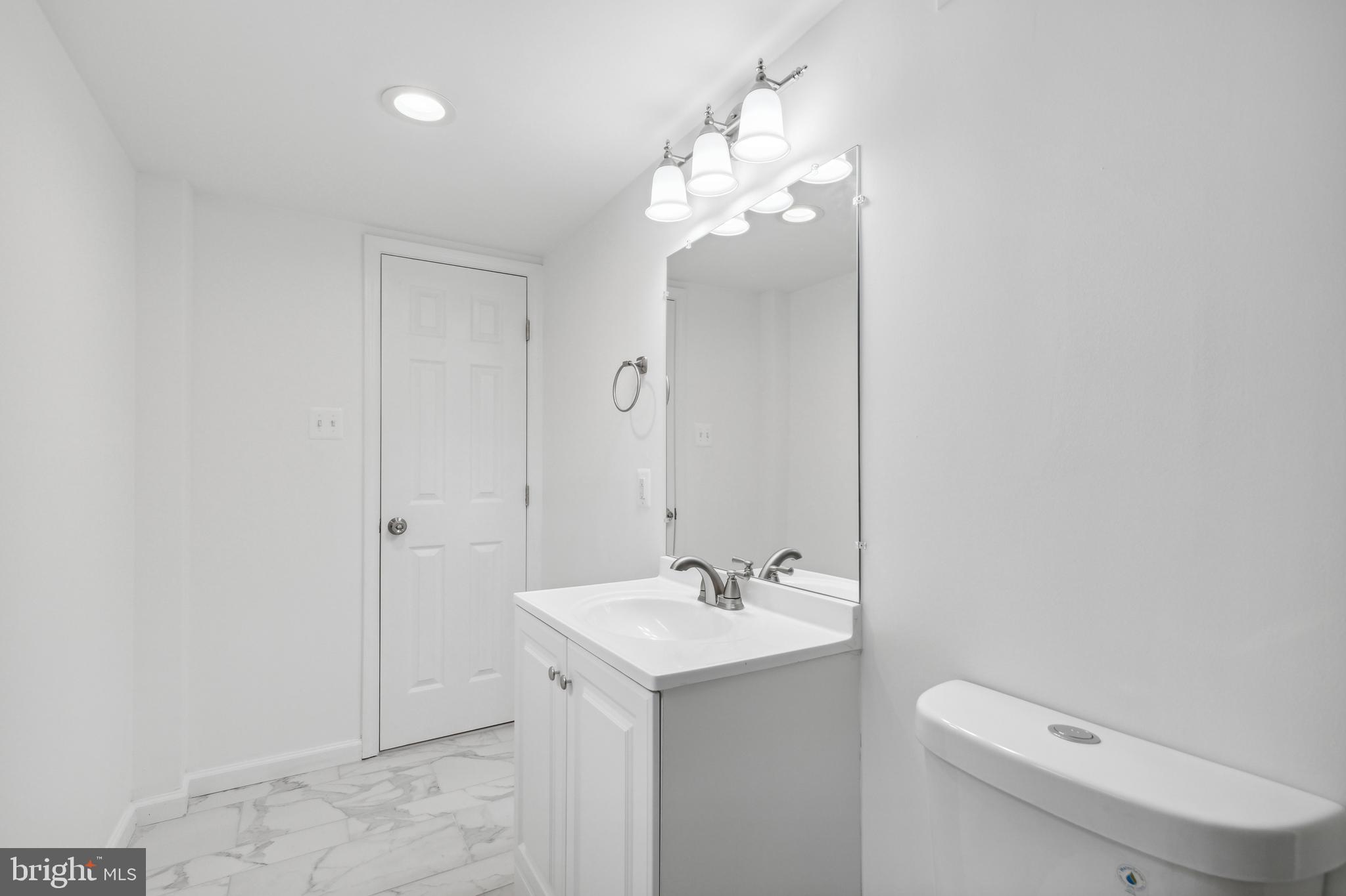 LANHAM WOODS - Residential