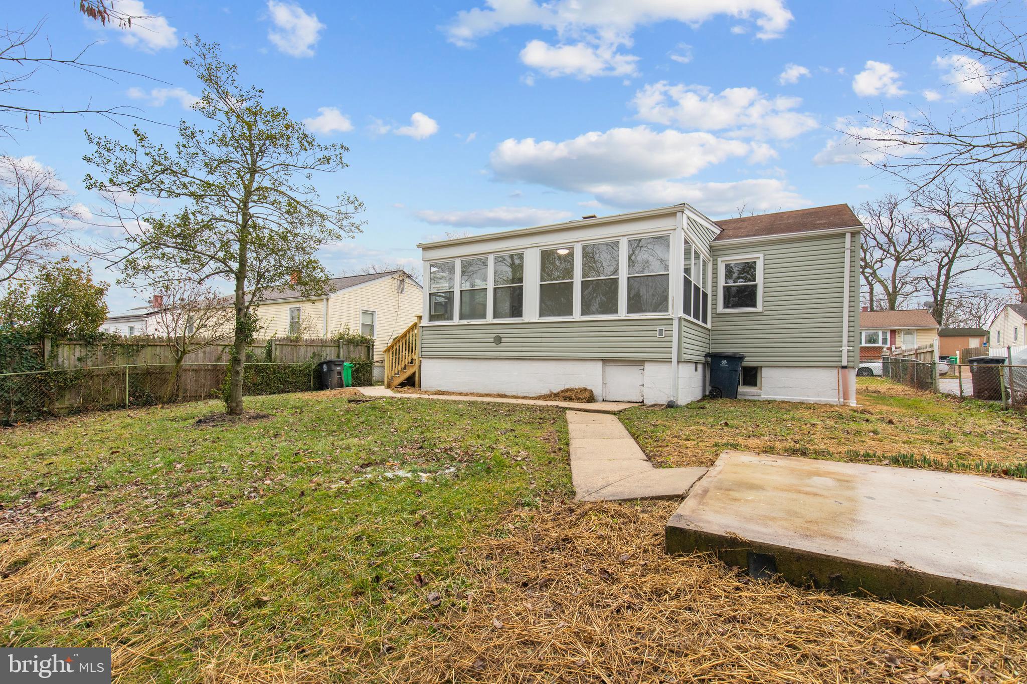 LANHAM WOODS - Residential