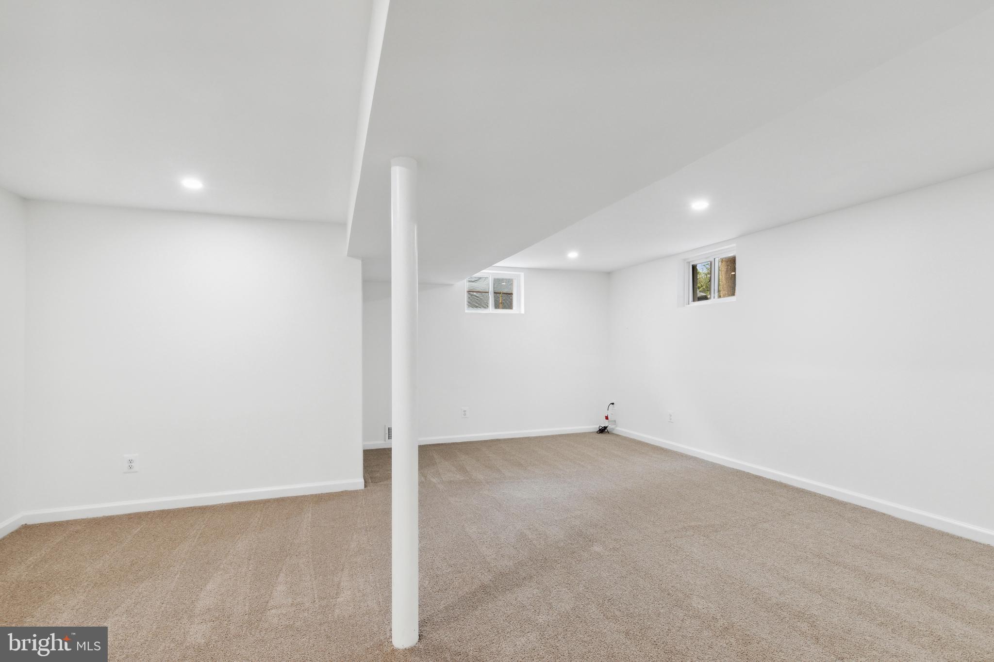 LANHAM WOODS - Residential