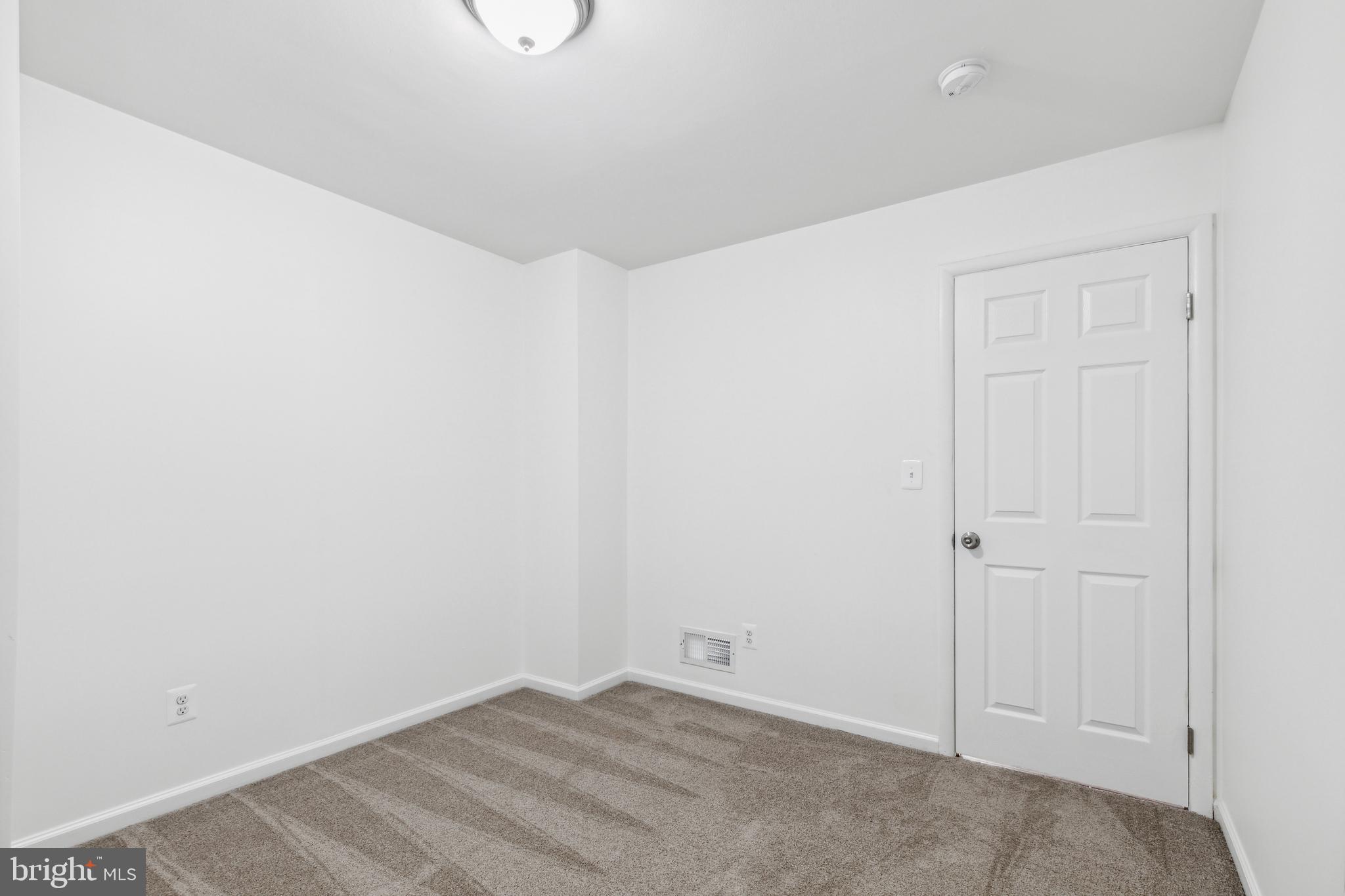 LANHAM WOODS - Residential