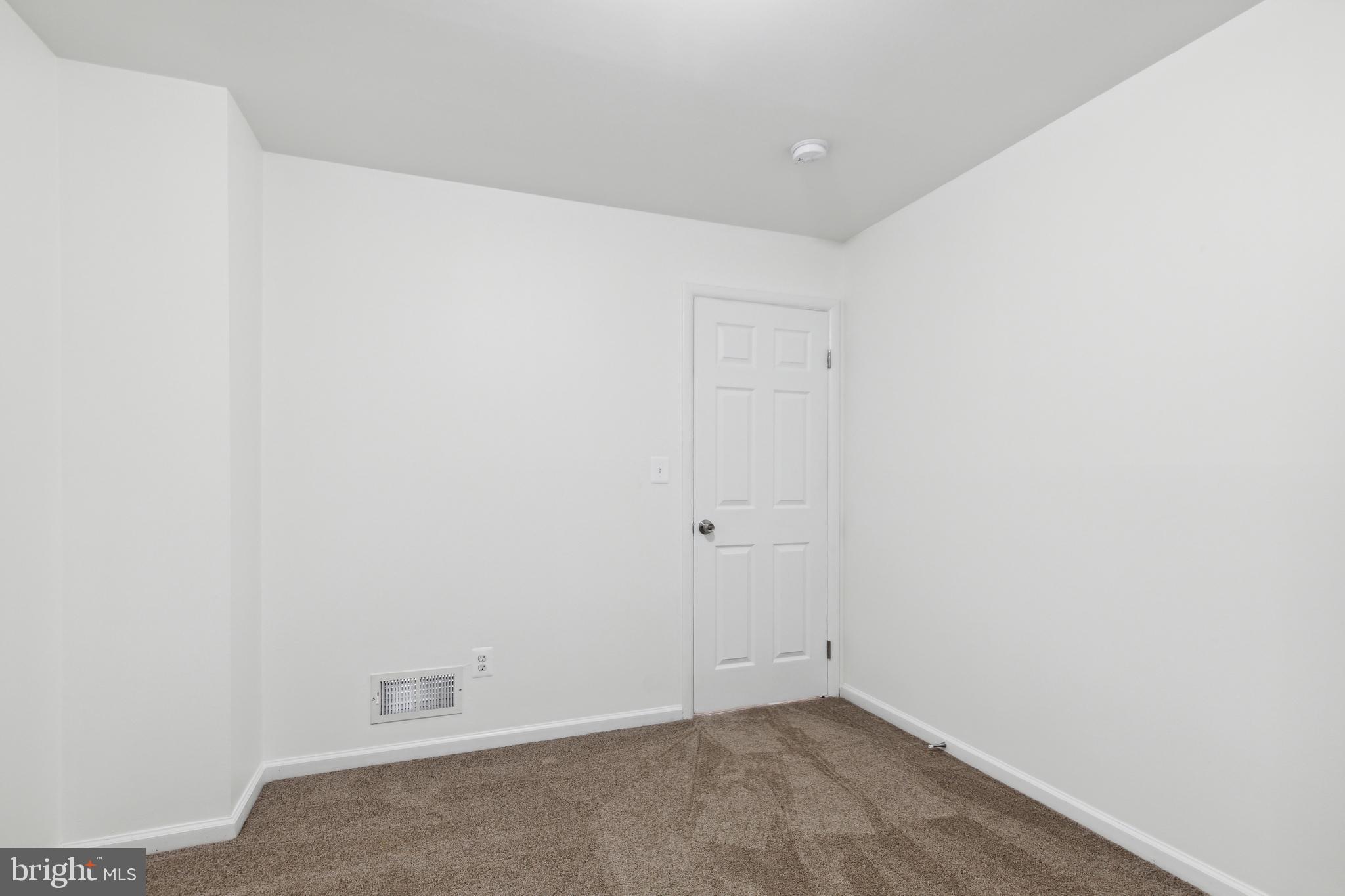 LANHAM WOODS - Residential