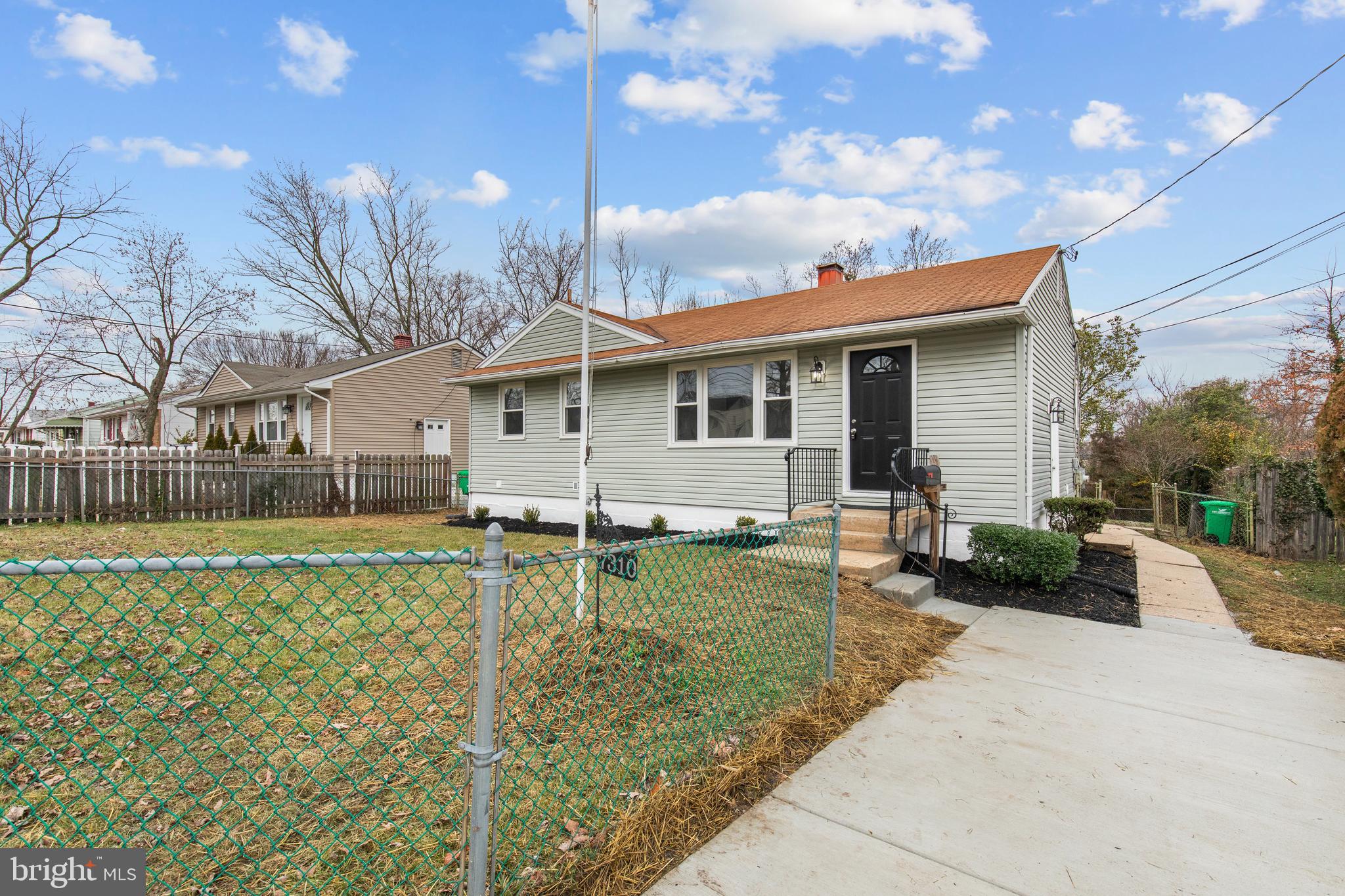 LANHAM WOODS - Residential