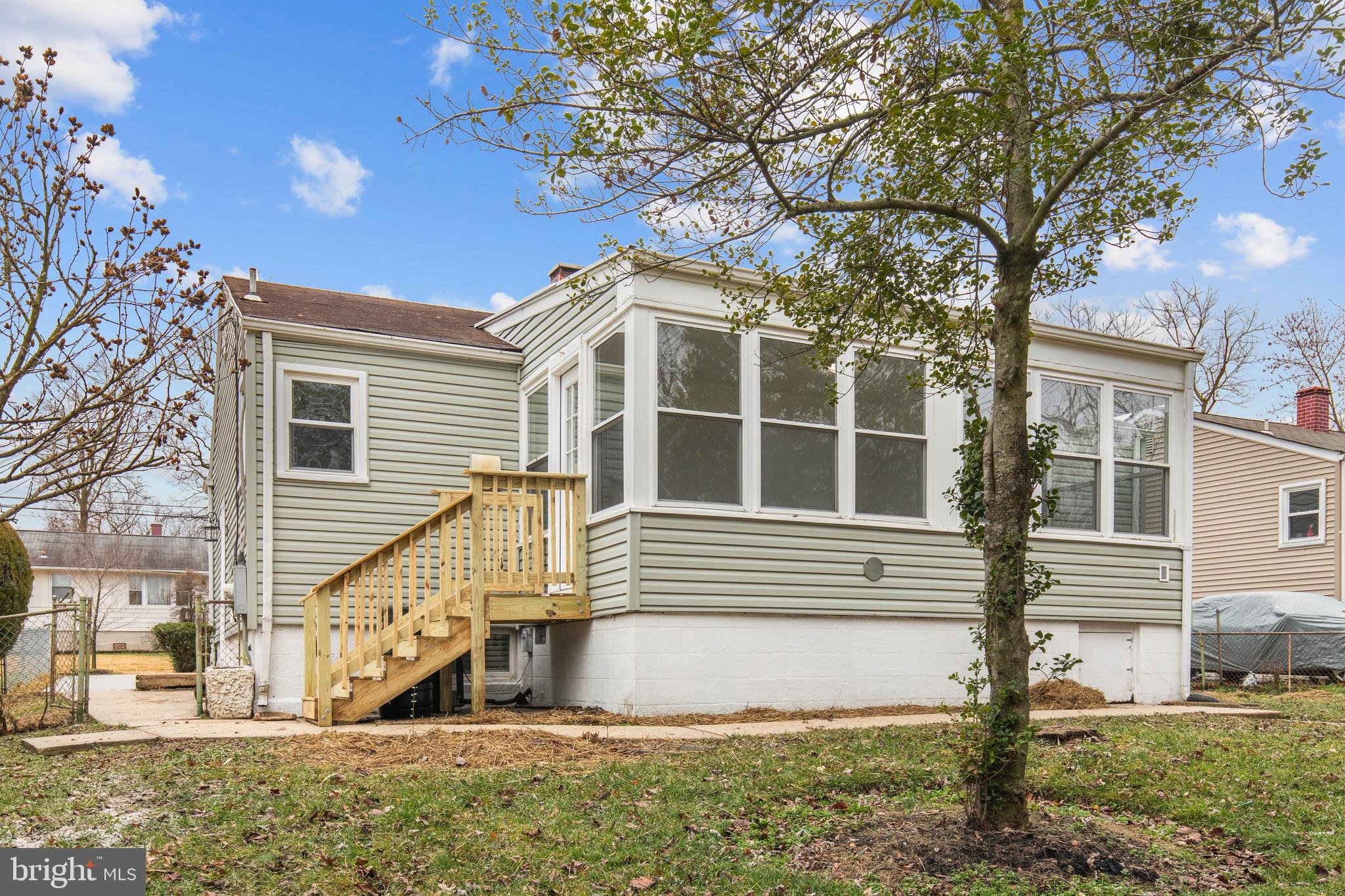 LANHAM WOODS - Residential